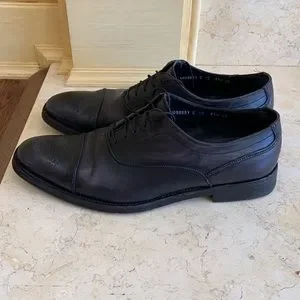 Salvatore Ferragamo black oxfords. Lace up. Detailing on front. Sz 11 1/2. Salvatore Ferragamo | Shoes | Salvatore Ferragamo Black  main image 2